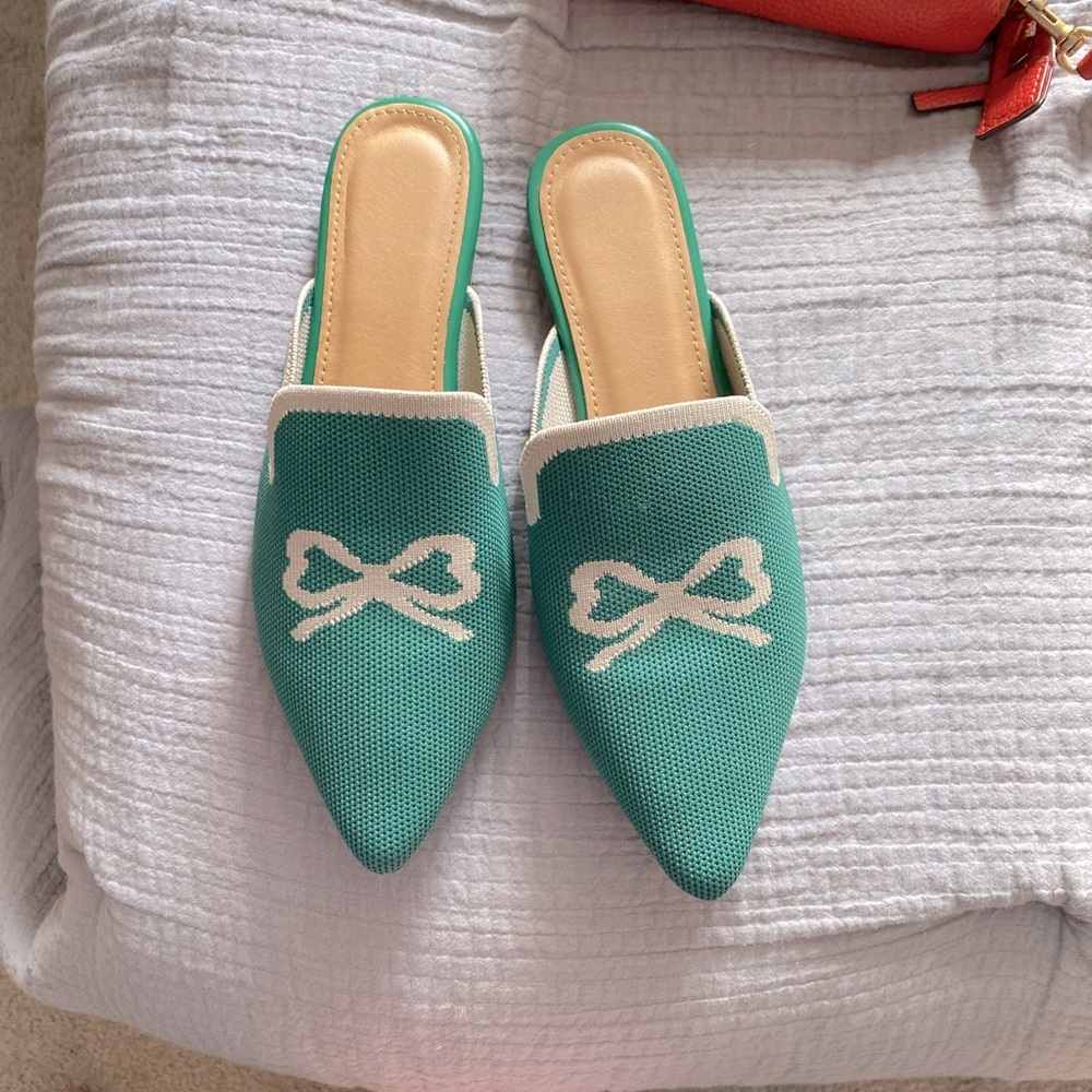 Only worn once! Absolutely stunning.